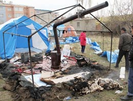 Van'da deprem değil, yangın öldürüyor