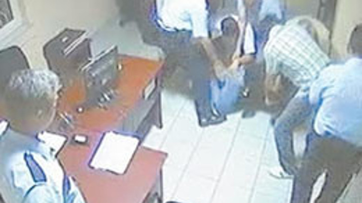 Karakolda canlı canlı dayak