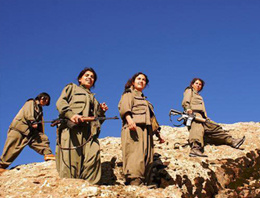 PKK kadın teröristleri infaz ediyor!