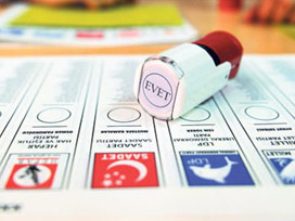 Yurtdışında oy kullanma kabul edildi Yurtdışında oy kullanma kabul edildi